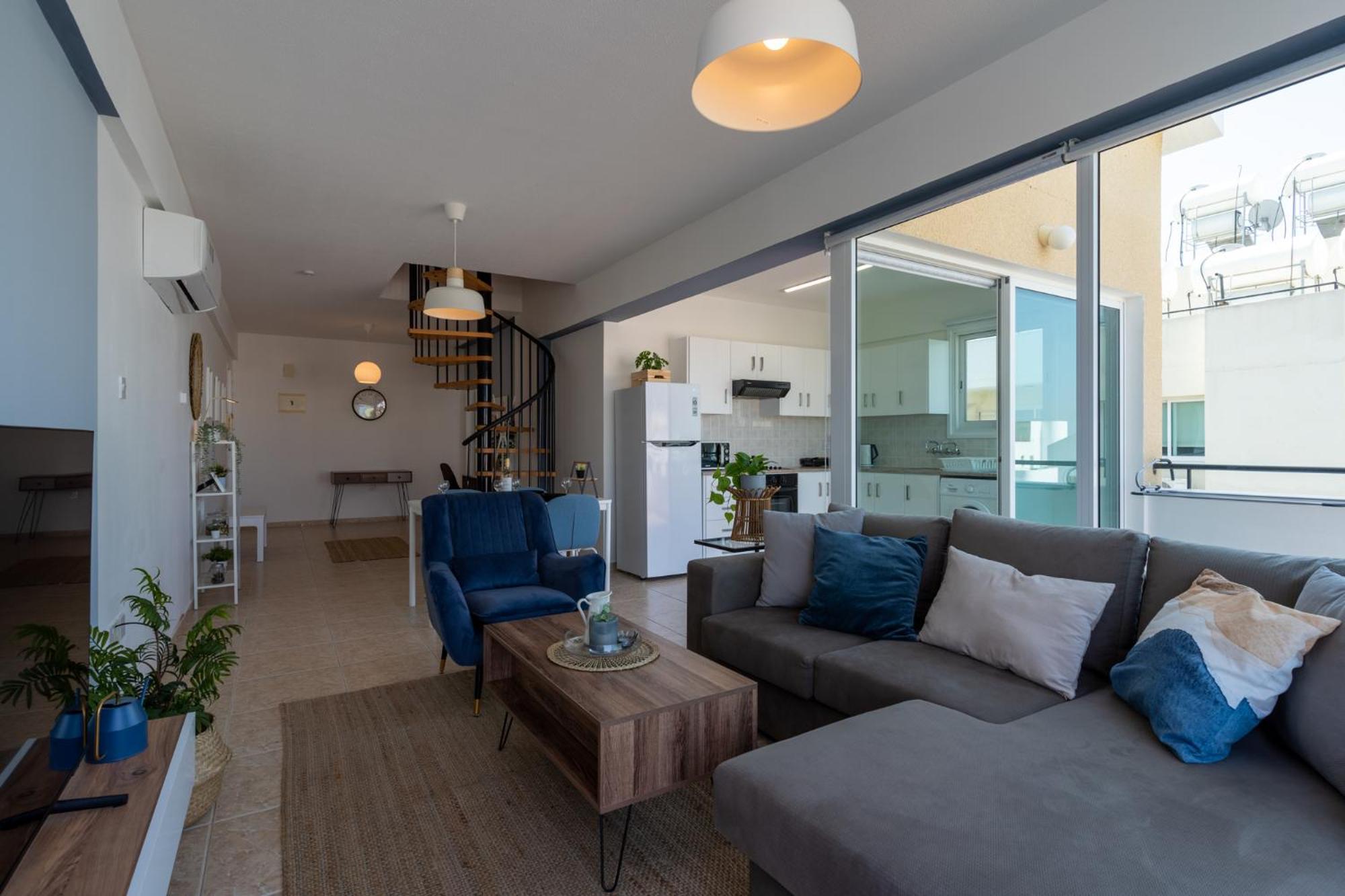 Διαμέρισμα Chloris 3- Bedroom W/pool In Λάρνακα