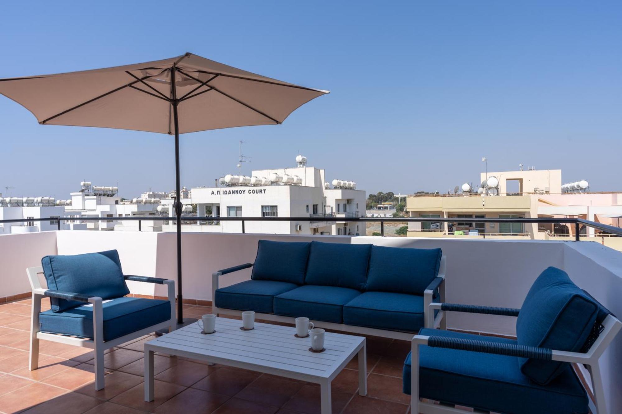 Апартаменты Chloris 3- Bedroom W/pool In *