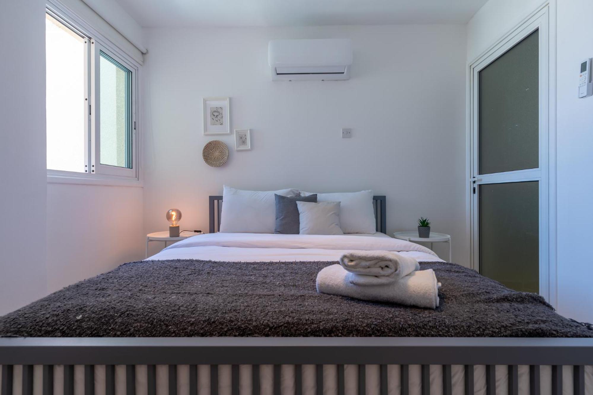 Chloris 3- Bedroom W/pool In Ларнака