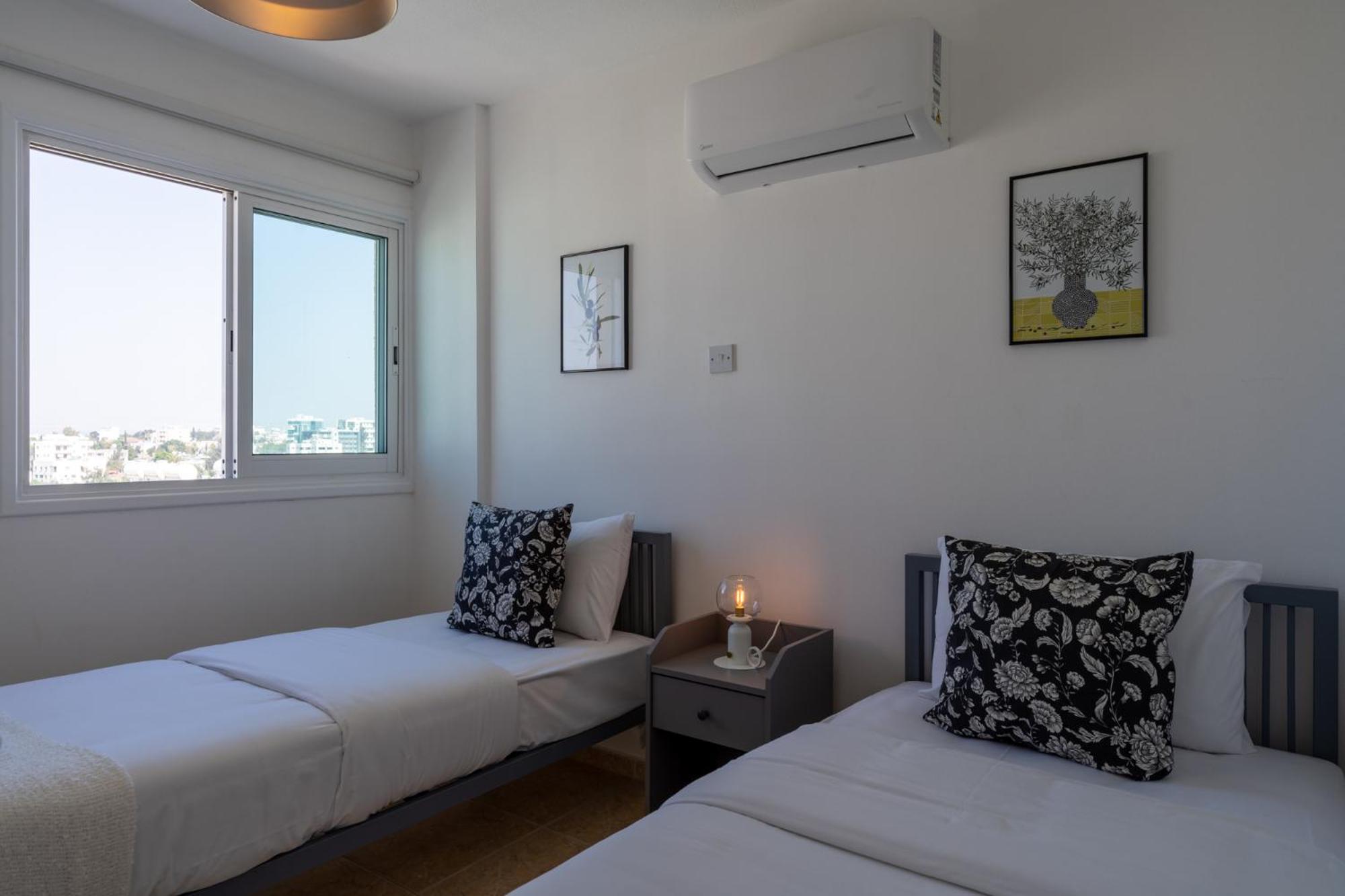 Апартаменты Chloris 3- Bedroom W/pool In *