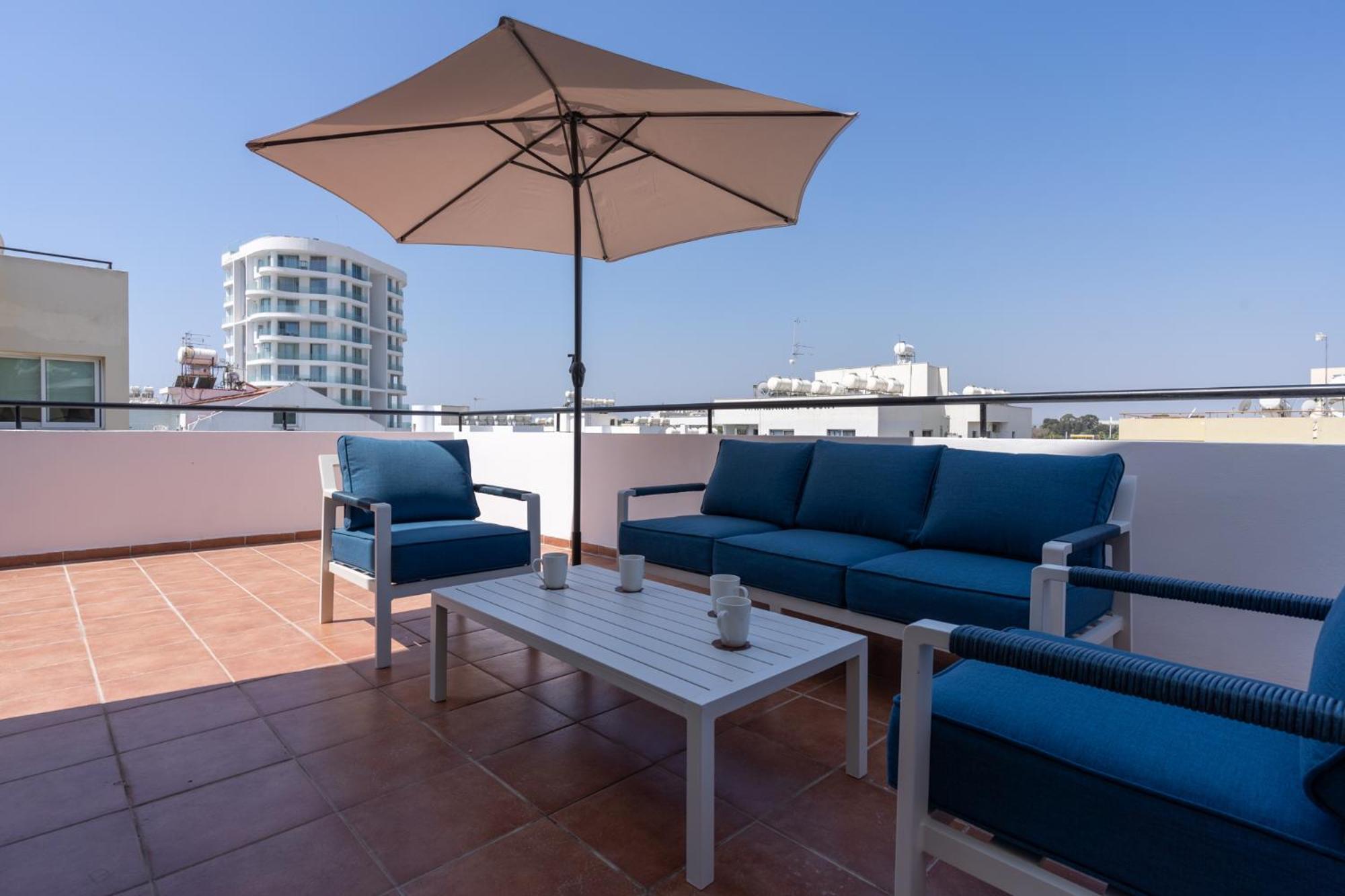 Chloris 3- Bedroom W/pool In Ларнака