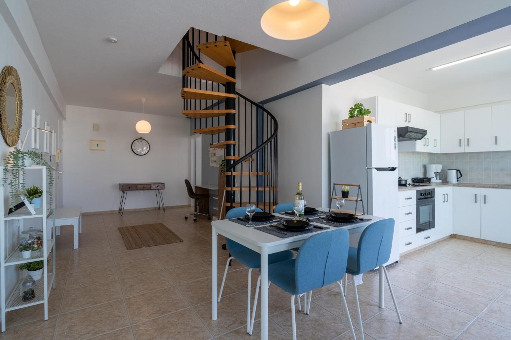 Апартаменты Chloris 3- Bedroom W/pool In *